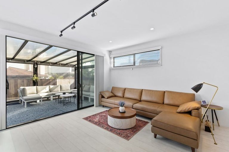 Photo of property in 3 Ocean Breeze Avenue, Hobsonville, Auckland, 0616
