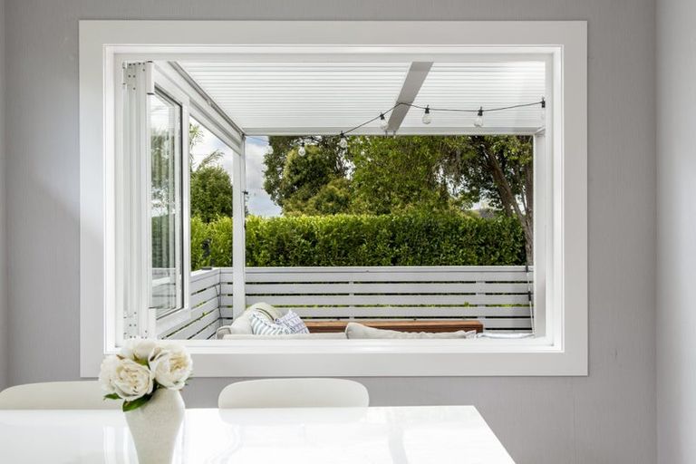 Photo of property in 1/1 Tawa Road, Te Atatu Peninsula, Auckland, 0610