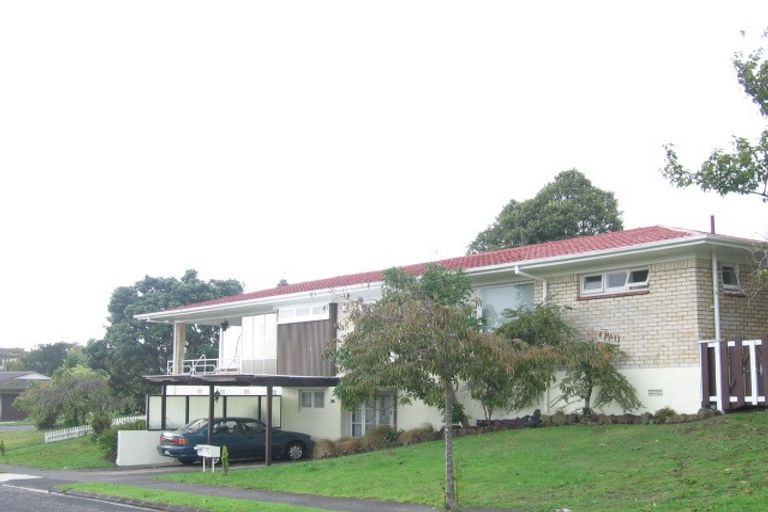 Photo of property in 25 Ellesmere Crescent, Pakuranga Heights, Auckland, 2010