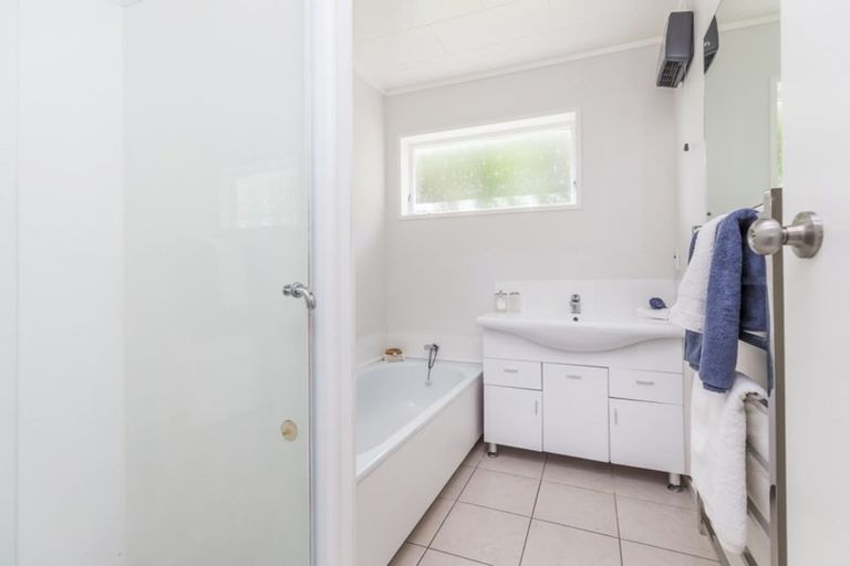 Photo of property in 5 Ayton Drive, Whitby, Porirua, 5024