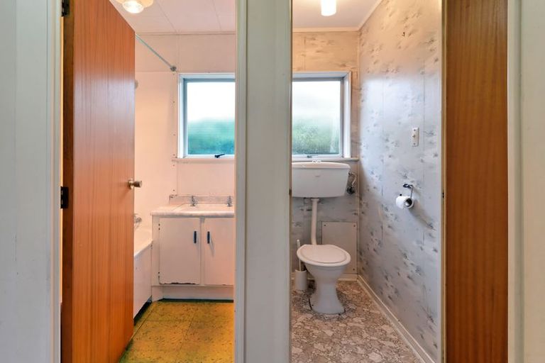 Photo of property in 1/58 Glengarry Road, Glen Eden, Auckland, 0602