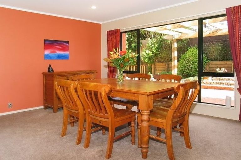Photo of property in 51 Sunrise Boulevard, Tawa, Wellington, 5028