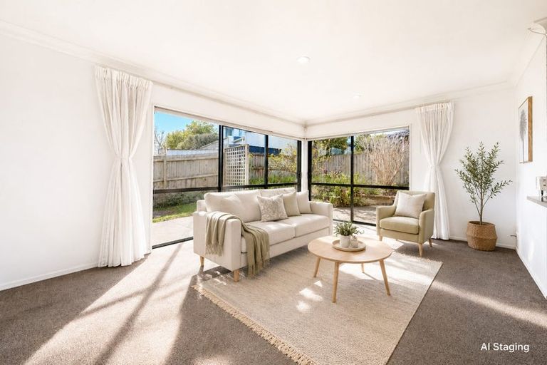 Photo of property in 20 Mackwell Road, Fairview Heights, Auckland, 0632