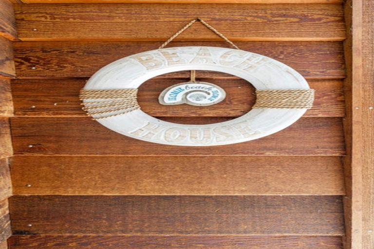 Photo of property in 9 Grand View Road, Leigh, 0985