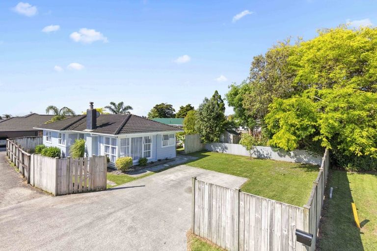Photo of property in 10 Valley Road, Waiuku, 2123