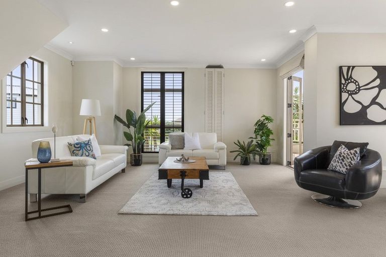 Photo of property in 295 Pinecrest Drive, Gulf Harbour, Whangaparaoa, 0930