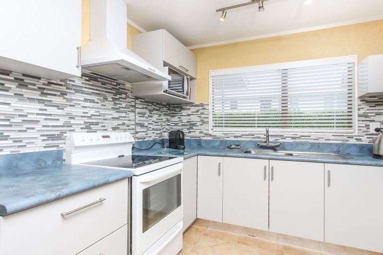 Photo of property in 1/32 Neil Avenue, Te Atatu Peninsula, Auckland, 0610