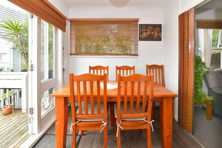 Photo of property in 245 Vipond Road, Stanmore Bay, Whangaparaoa, 0932