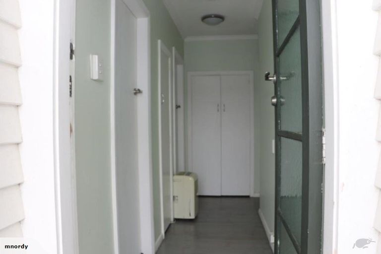 Photo of property in 195 Miromiro Road, Normandale, Lower Hutt, 5010