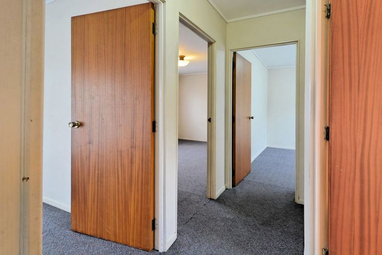 Photo of property in 1/58 Glengarry Road, Glen Eden, Auckland, 0602