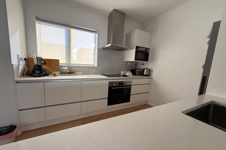 Photo of property in 8 Kitea Place, Mangere, Auckland, 2022