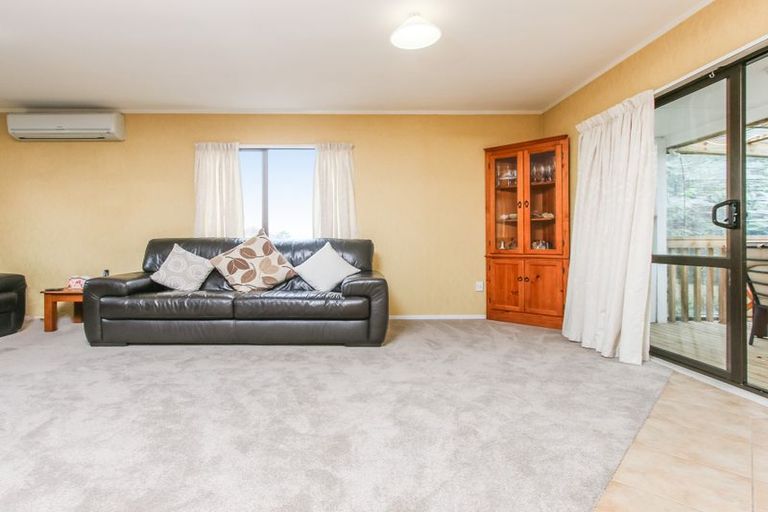 Photo of property in 1/32 Neil Avenue, Te Atatu Peninsula, Auckland, 0610