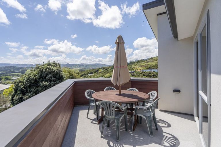 Photo of property in 27 Endeavour Drive, Whitby, Porirua, 5024