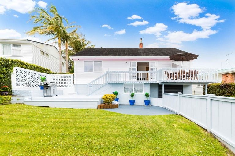 Photo of property in 5 Shanaway Rise, Hillcrest, Auckland, 0627