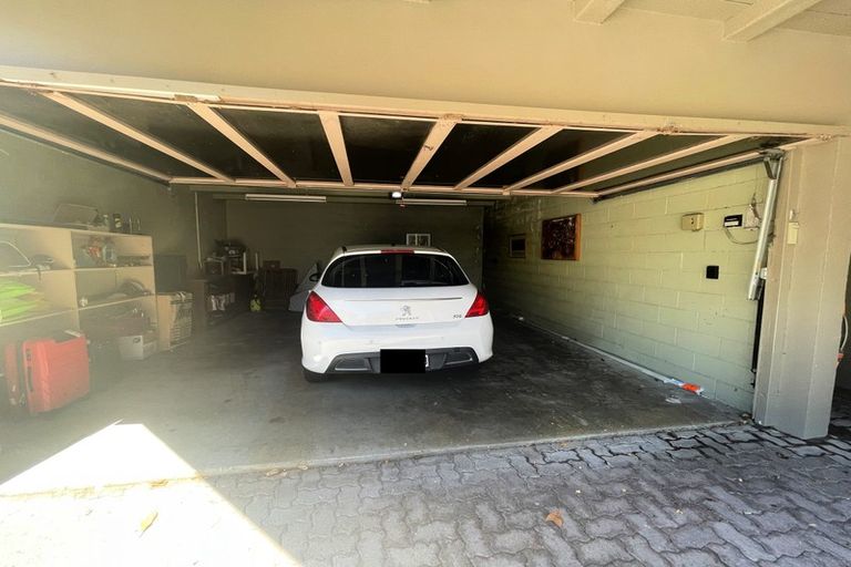 Photo of property in Highwic, 15/32 Hobson Street, Thorndon, Wellington, 6011