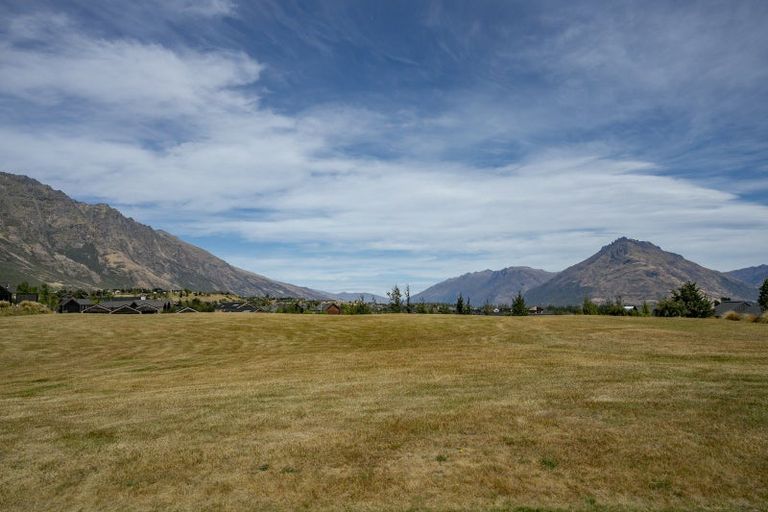 Photo of property in 14 Cunninghams Drive, Jacks Point, Queenstown, 9371