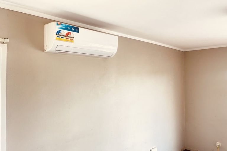 Photo of property in 16b Cedar Heights Avenue, Massey, Auckland, 0614