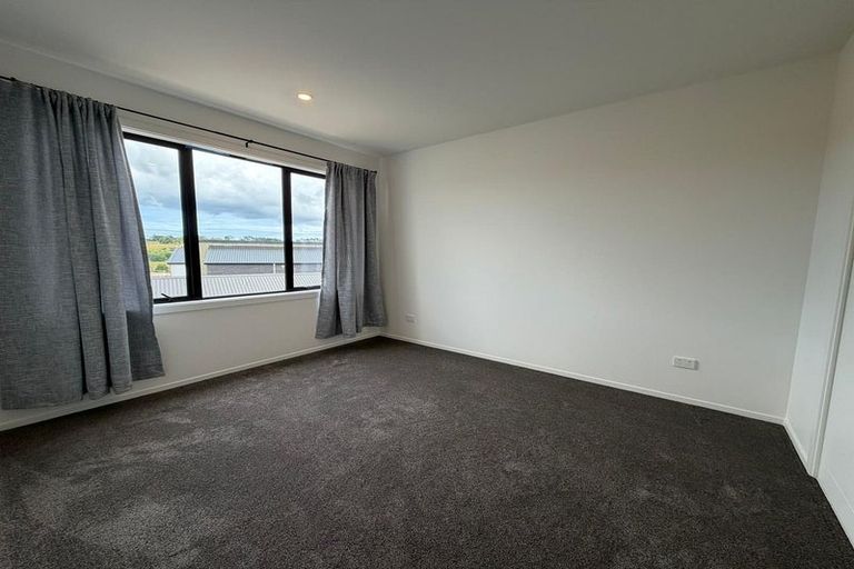 Photo of property in 105 Waekahu Road, Westgate, Auckland, 0814