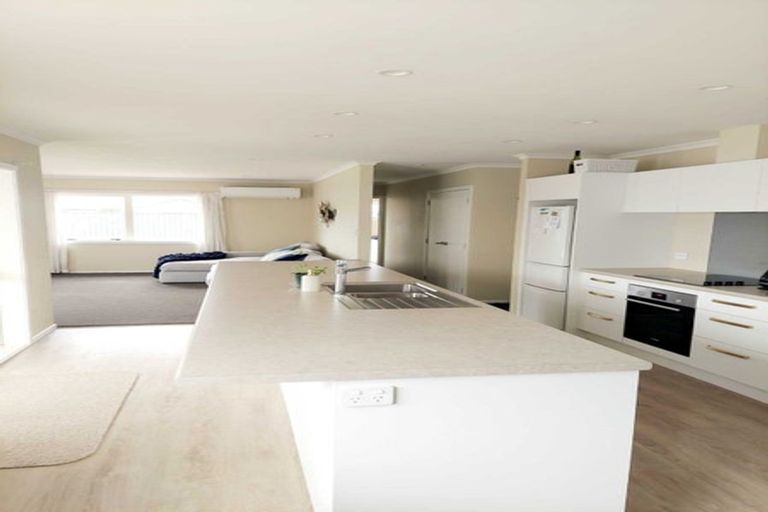 Photo of property in 17 Bell Street, Otane, 4202