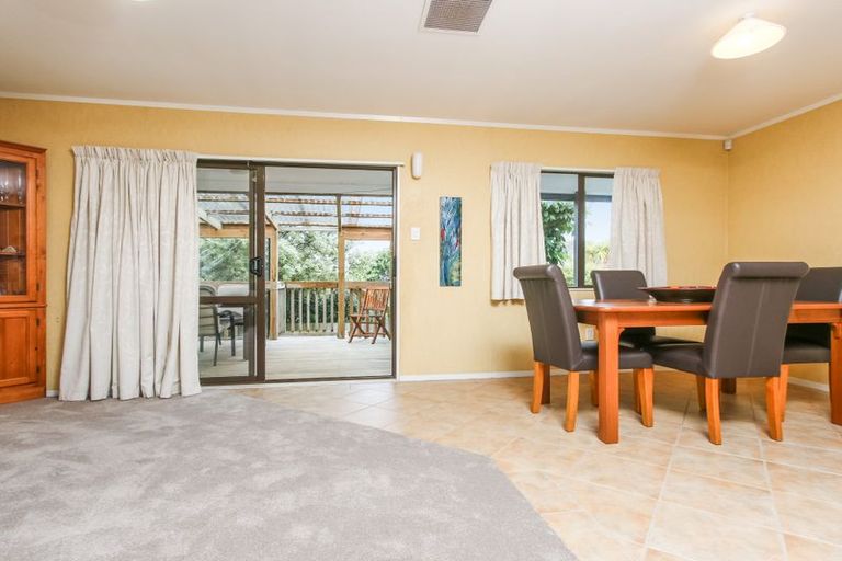 Photo of property in 1/32 Neil Avenue, Te Atatu Peninsula, Auckland, 0610