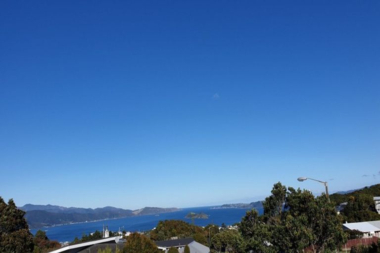 Photo of property in 231 Dowse Drive, Maungaraki, Lower Hutt, 5010