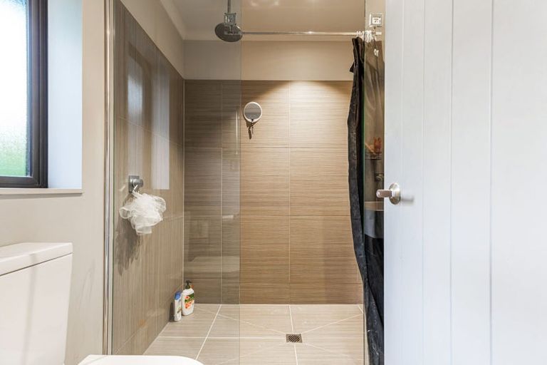 Photo of property in 38 Seamount Drive, Red Beach, 0932