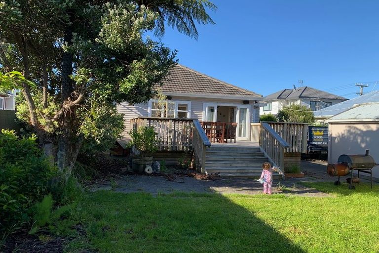 Photo of property in 15 Mclellan Street, Tawa, Wellington, 5028