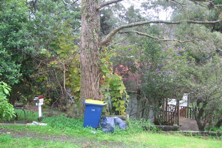 Photo of property in 136 Victory Road, Laingholm, Auckland, 0604