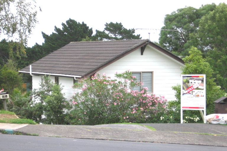 Photo of property in 1/26 Capilano Place, Glenfield, Auckland, 0629