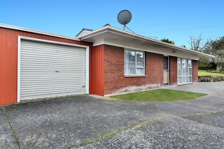 Photo of property in 1/58 Glengarry Road, Glen Eden, Auckland, 0602