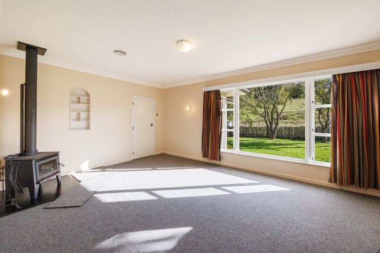 Photo of property in 36 Ongo Road, Hunterville, 4730