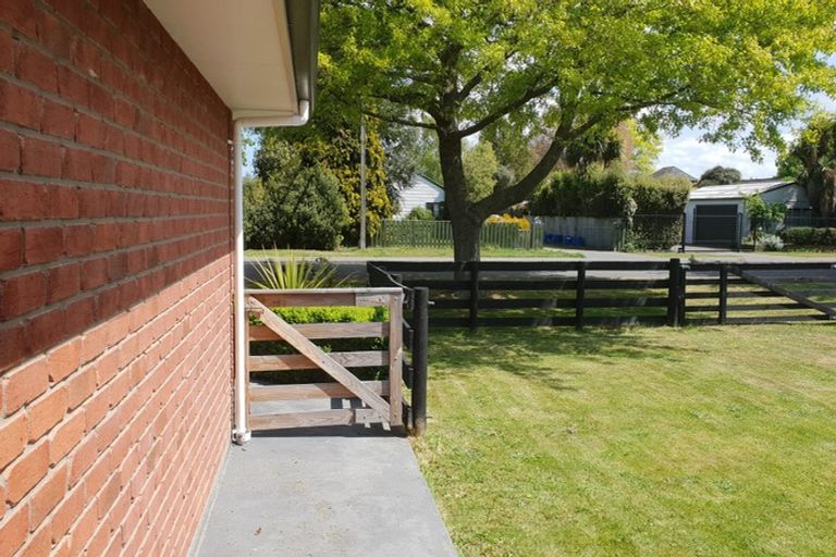 Photo of property in 27 Bridge Street, Southbridge, 7602