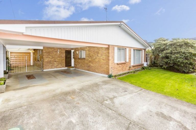 Photo of property in 41 Pine Avenue, Ebdentown, Upper Hutt, 5018