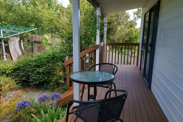 Photo of property in 18 Kiernan Place, Kelston, Auckland, 0602