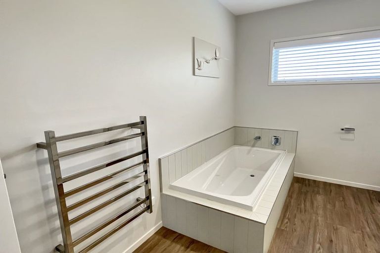 Photo of property in 8 Maison Way, Rangatira Park, Taupo, 3330