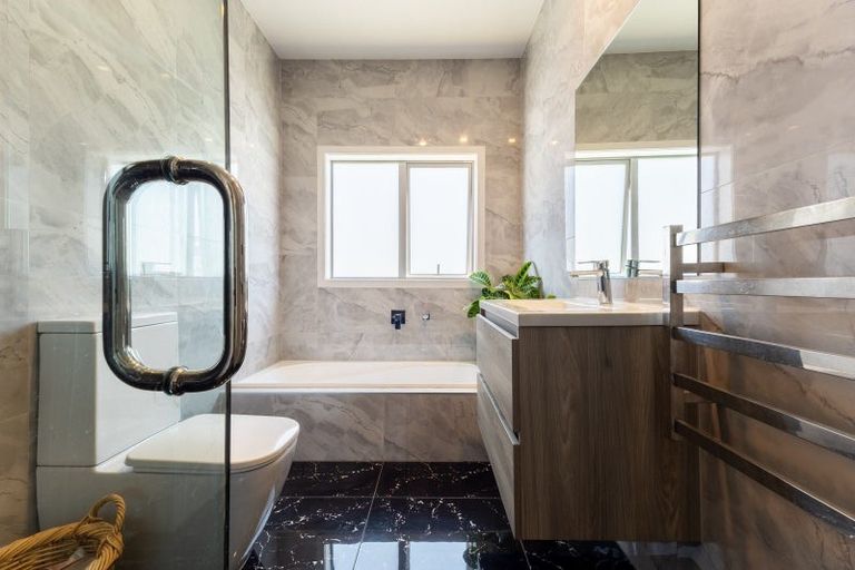 Photo of property in 21a Avion Terrace, Raumati Beach, Paraparaumu, 5032