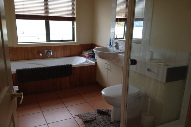 Photo of property in 6a Kent Street, Queenstown, 9300