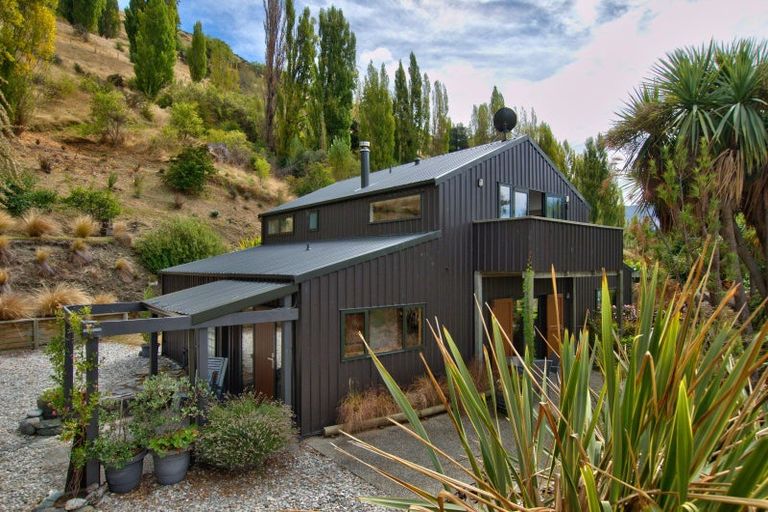 Photo of property in 36 Ferry Hill Drive, Lower Shotover, Queenstown, 9371