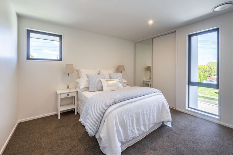 Photo of property in 2 Henridge Place, Avonhead, Christchurch, 8042