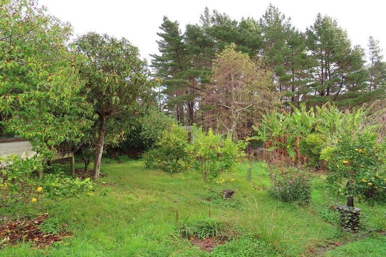 Photo of property in 1008 East Coast Road, Fairview Heights, Auckland, 0630