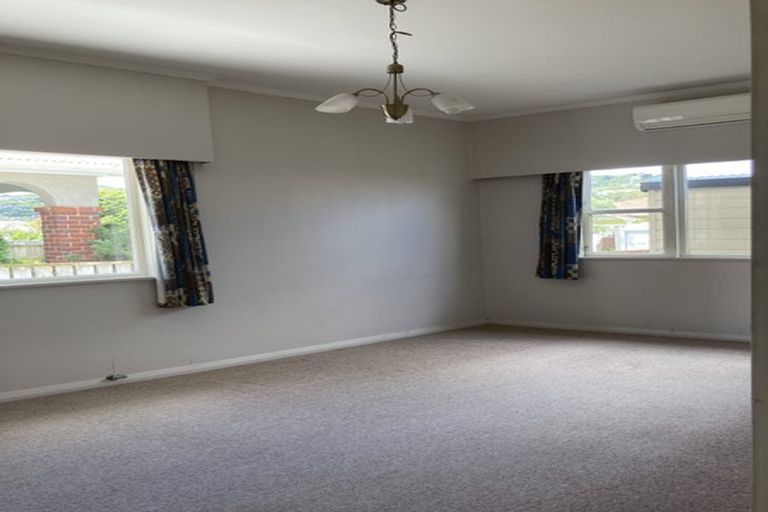 Photo of property in 96 Derwent Street, Island Bay, Wellington, 6023