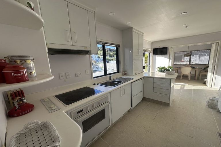 Photo of property in 31 Arkles Strand, Arkles Bay, Whangaparaoa, 0932