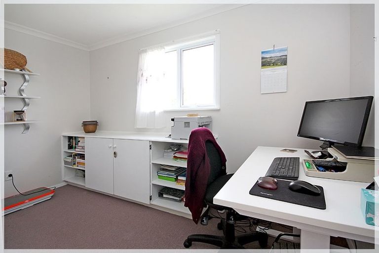 Photo of property in 115 Queen Street West, Levin, 5510