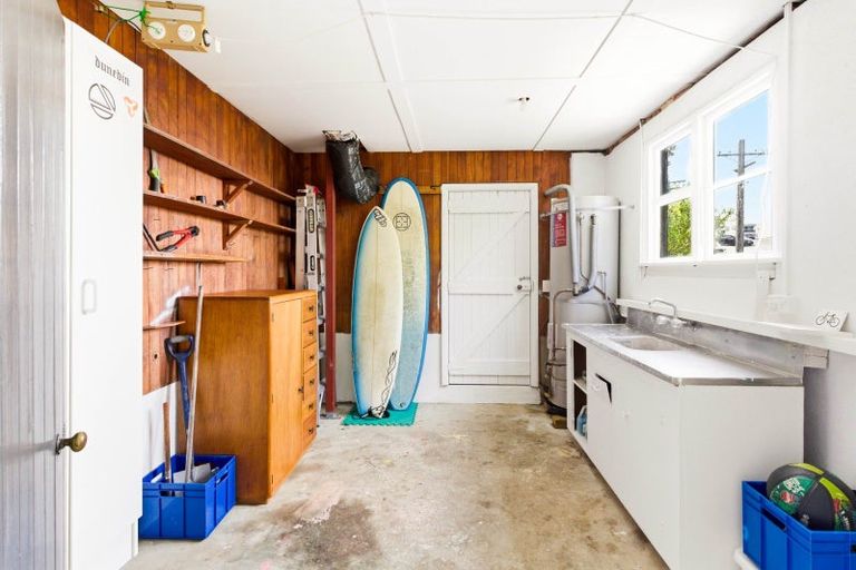 Photo of property in 37 Earls Road, Saint Clair, Dunedin, 9012