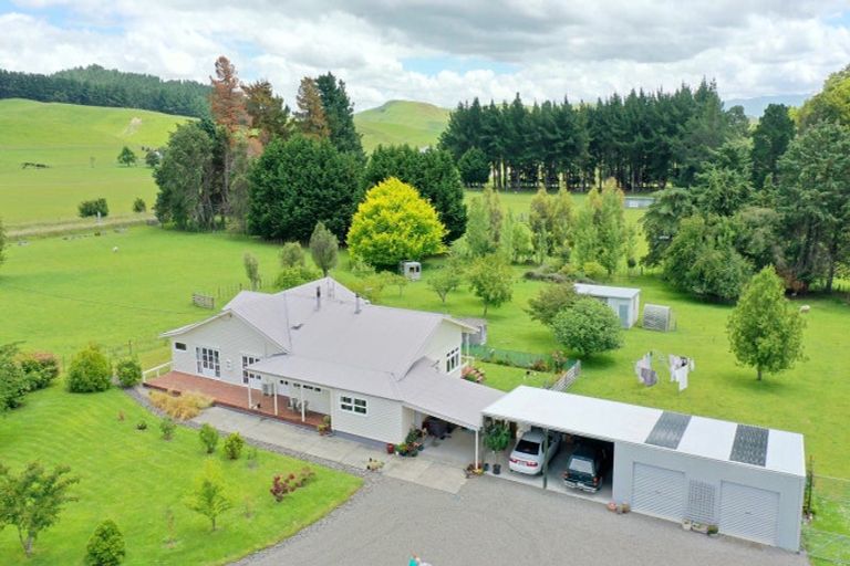 Photo of property in 709 Weber Road, Waitahora, Dannevirke, 4971