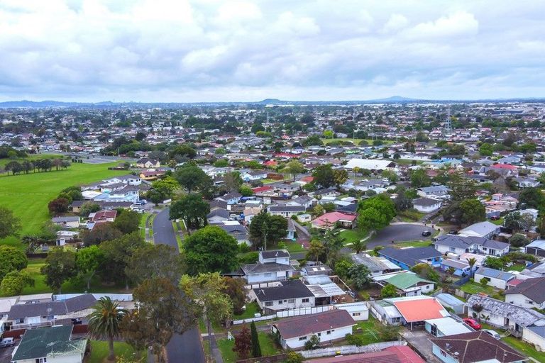 Photo of property in 3 Sandrine Avenue, Clover Park, Auckland, 2019