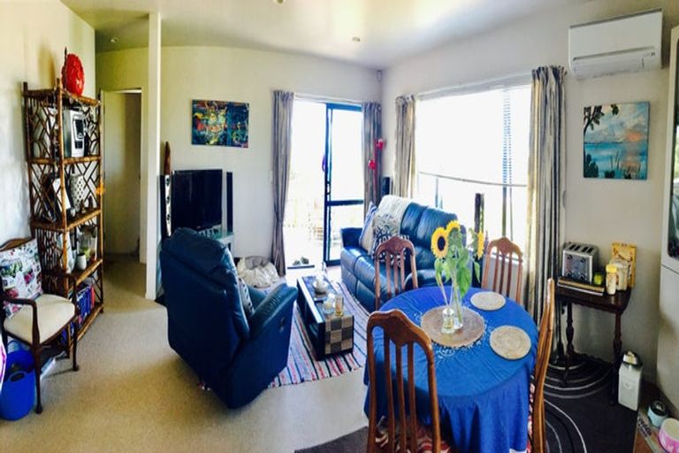 Photo of property in 2a Sycamore Drive, Sunnynook, Auckland, 0620