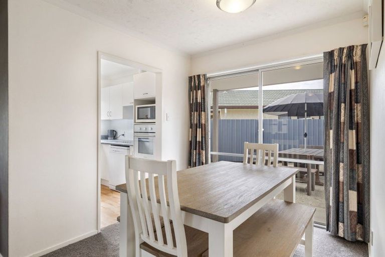 Photo of property in 10 Humphries Place, Awapuni, Palmerston North, 4412