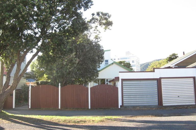 Photo of property in 8 Rata Street, Eastbourne, Lower Hutt, 5013