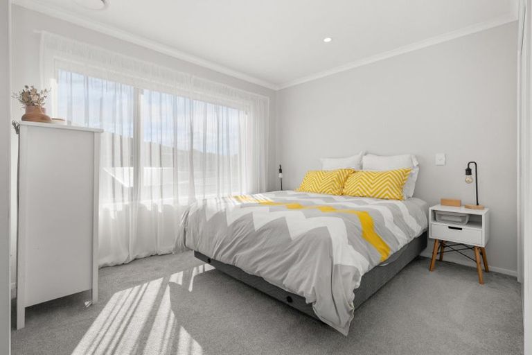 Photo of property in 8 Hokioi Drive, Kenepuru, Porirua, 5022